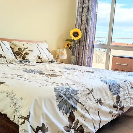 Sunny Beach Retreat For Two *