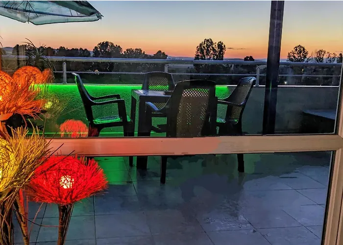 Daire Sunny Beach Retreat For Two