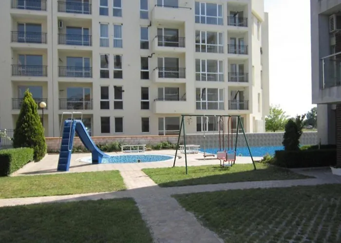 Sunny Beach Retreat For Two