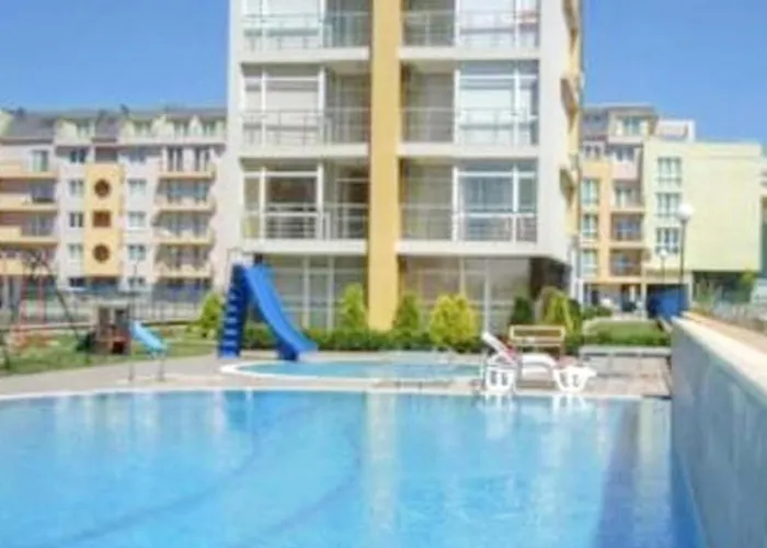 Sunny Beach Retreat For Two *