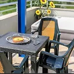 Sunny Beach Retreat For Two Apartament