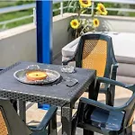 شقة Sunny Retreat For Two *