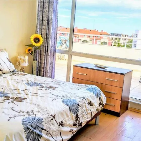 Sunny Retreat For Two Солнечный берег
