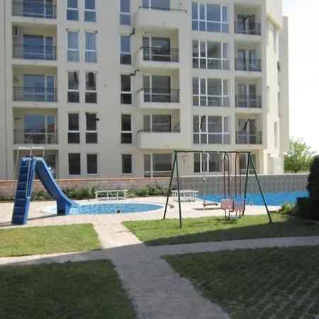 Sunny Beach Retreat For Two