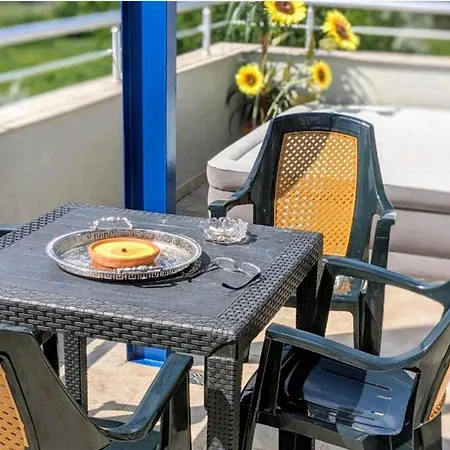 Апартамент Sunny Serenity *